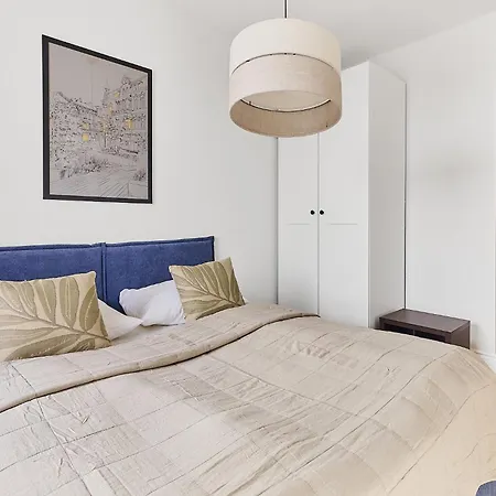 - Wybrzeze Apartman *